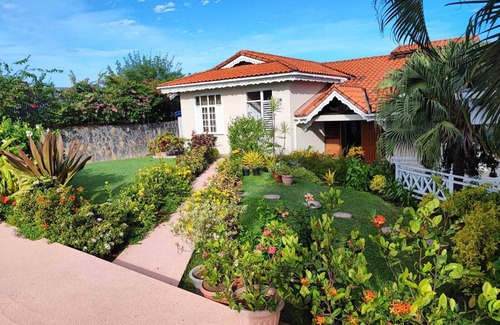 Bacolet House | Malindi Villa is located on a cool quiet hill at Bacolet Point