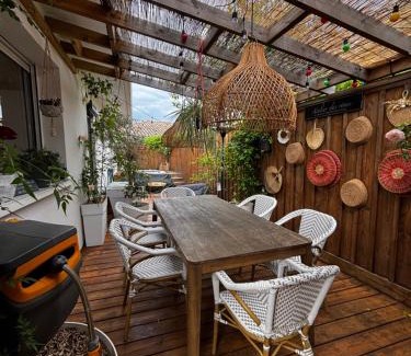 Gujan-Mestras House | Malira