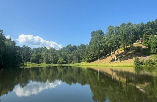 Almond House | Mallard Cove - lakeside pet friendly