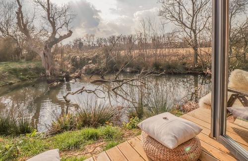 Abbess Roding House | MALLARD LODGE, romantic, character holiday cottage in Biddenden