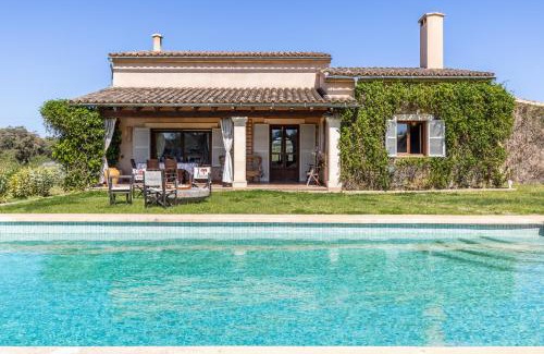 Inca House | Mallorca Countryside Finca with Pool and Nature