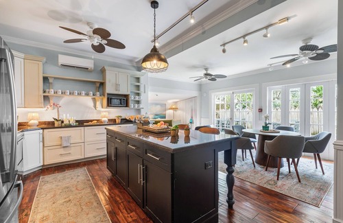 Key West Historic District Condo | MALLORY SUITE @ Inn on Fleming~ADULTS ONLY 1st Lvl King w/Shared Heated Pool