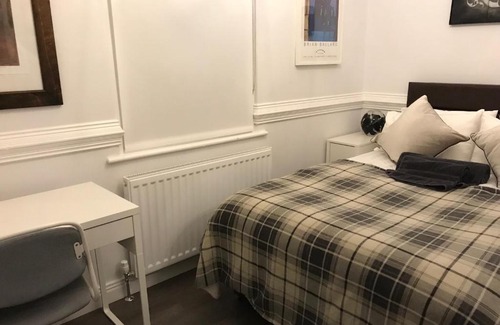 Belfast House | Malone park gate lodge