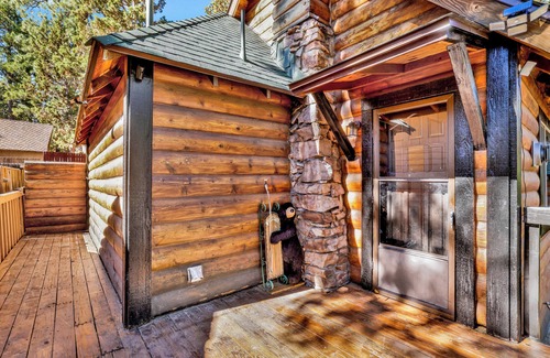 Big Bear City Cabin | Maltby Modern LOG Cabin #2307