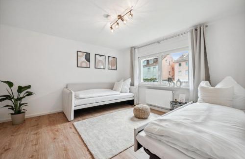 Oßweil Apartment | Malu Rooms - ruhige Lage, Erdgeschoss, SmartTV, Netflix, 24h Checkin,