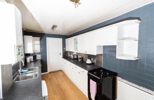 South Shields Apartment | Malvern - Beautiful 2 bed upper flat Ideal for Contractors Free Parking