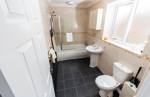 South Shields Apartment | Malvern - Beautiful 2 bed upper flat Ideal for Contractors Free Parking