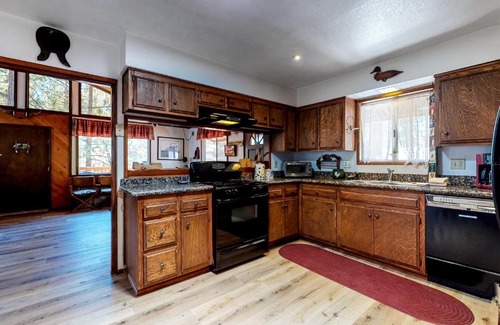 Big Bear City House | Mama Bear's Den