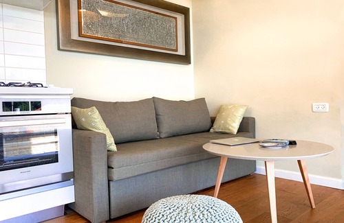 Jerusalem City Centre Apartment | MAMAD Chic 1BR in City Center by FeelHome