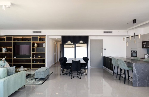 Kerem HaTeimanim Apartment | MAMAD Luxury Executive 4BR with Terrace & Sea View by FeelHome