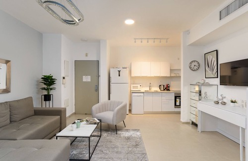 Tel Aviv Apartment | MAMAD Quiet Hideaway & Terrace near Beach by FeelHome