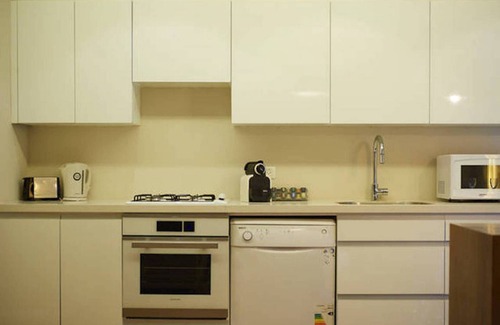 Jerusalem City Centre Apartment | MAMAD Quiet with Terrasse in City Center by FeelHome