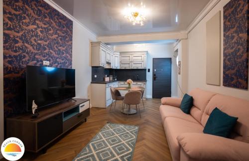 Mamaia-Sat Apartment | Mamaia Beach Condos 2