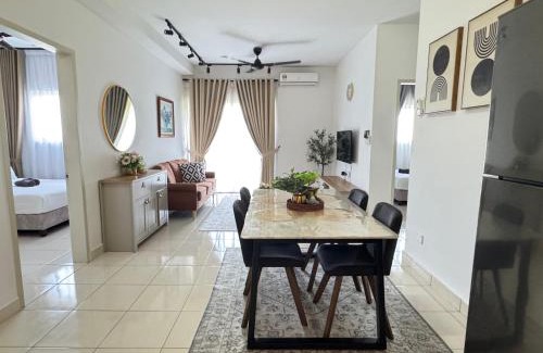 Kota Warisan Apartment | Mamaqarl Homestay near KLIA with Wi-fi and Transport