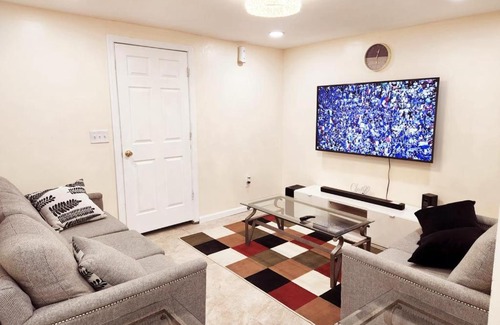 Lower Vailsburg Apartment | Mamas Love Apartment