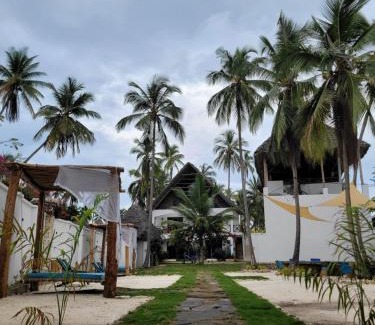 Pwani Mchangani Cabin | Mambo Cabana