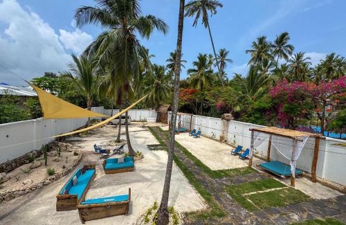 Pwani Mchangani Cabin | Mambo Cabana