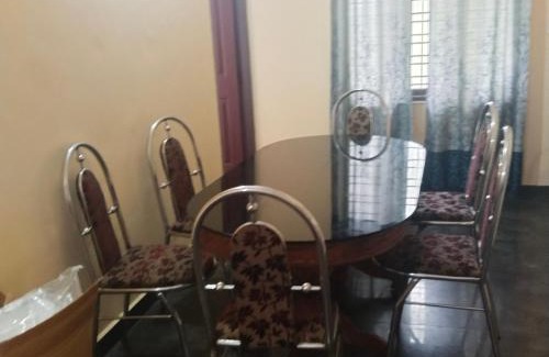 Alwaye House | Mamchadi