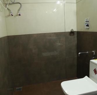 Vyttila Apartment | Mammen's Homestay Vyttila