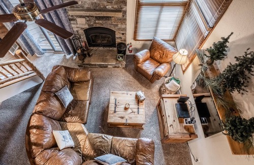 Mammoth Lakes House | Mammoth Creek Townhome # 40 Updated 2 bedrooms and Loft 2 & 1/2 bath Steps to free town shuttle stop