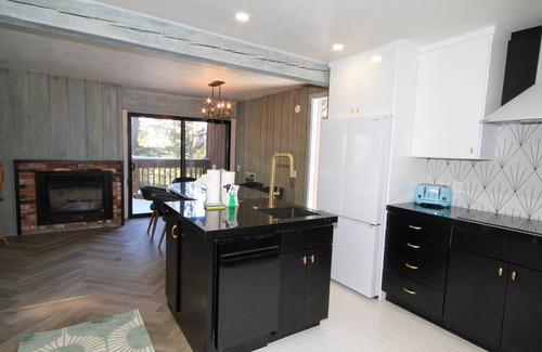 Mammoth Lakes Condo | Mammoth Ski & Racquet Club #51 - Pet Friendly