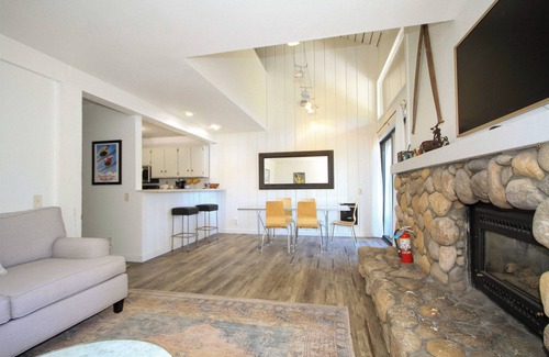 Mammoth Lakes Condo | Mammoth Ski & Racquet Club #076