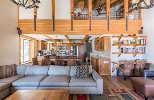 Mammoth Lakes Condo | Mammoth Village Retreat w/3br+loft+4ba+2br nooks. Fits multi-families in style!