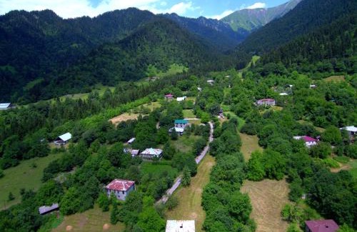 Racha-Lechkhumi and Lower Svaneti House | Mamukas guest house glola