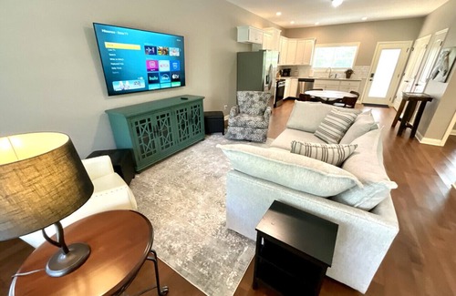 Versailles House | Man o’ War Cottage | Versailles KY Stay