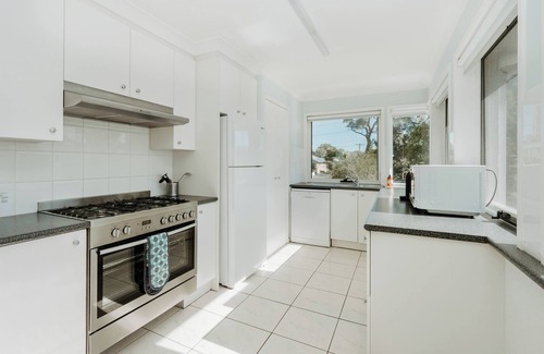 Vincentia Cottage | Mana Magic - Beachfront with Great ocean views