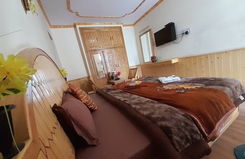 Manali Hotel | Manali Hotels With Beautiful View & Snow Peak Mountain View