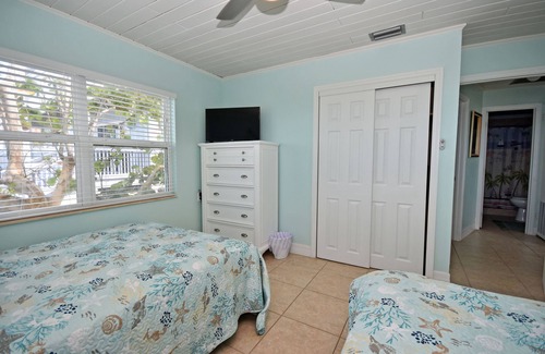 Englewood Cottage | Manasota Beachfront Retreat 1