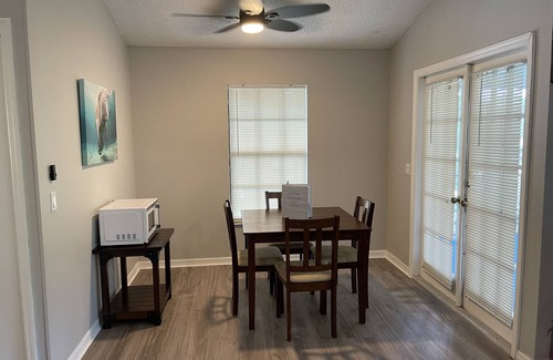 Homosassa House | Manatee Manor. Waterfront, dock, stilted home. Renovated June '23.