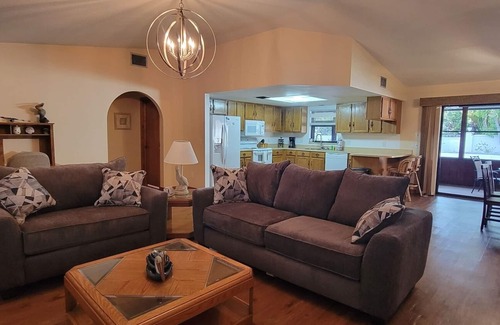 Rocky Point House | Manatee Pocket Place