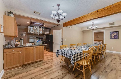 Chassahowitzka Bed & Breakfast | Manatee Room Summary: