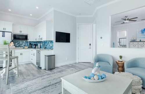 Cape Harbour House | Manatee Suites Full House