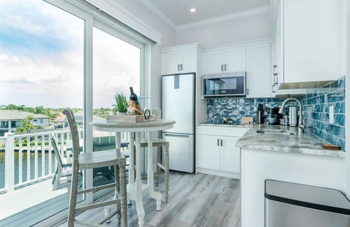 Cape Harbour House | Manatee Suites Full House