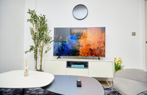 Salford Apartment | Manc Stays Central Manchester with Balcony