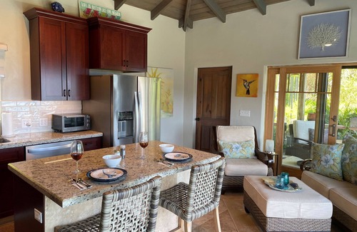 Ajax Peak Cottage | MandeVilla Cottage at Ixora great reviews amazing location.