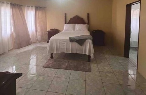 Mandeville House | Mandeville Grand Manor - 4BR-4BA