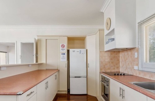 Mandurah House | Mandurah Overlooking The Marina
