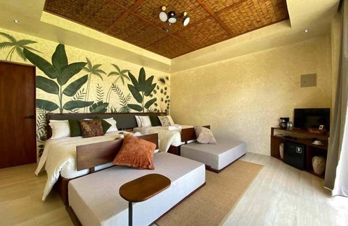 Nueva Valencia Resort | Manggadiwa Resort and Spa
