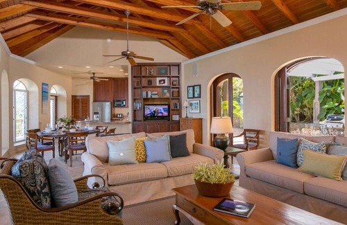Estate Hammer Farm Villa | Mango Bay: Amazing North Shore Views!