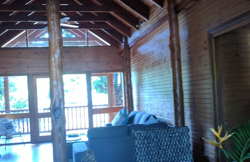 Horseshoe Bay House | Mango Cottage Magnetic Island sleeps 6