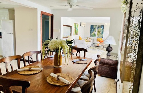 Porters House | Mango Crescent