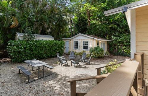 Southwest Coconut Grove House | Mango Grove- Charming Cottage in the Grove