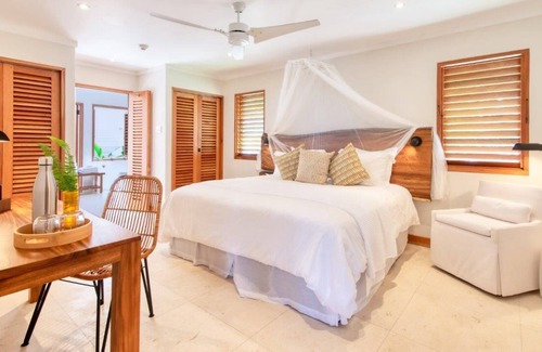 Silver Sands House | Mango Hill 4- Only Minutes walk to the beach! Staffed! Gated Communit!y! Pool