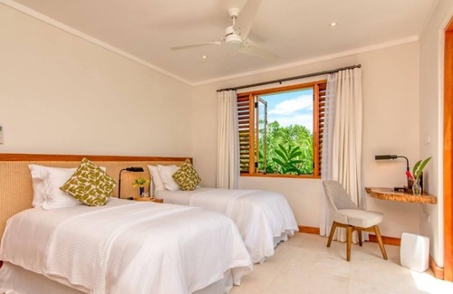 Silver Sands House | Mango Hill 4- Only Minutes walk to the beach! Staffed! Gated Communit!y! Pool
