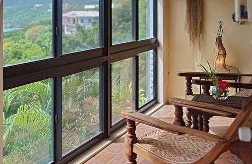 Nazareth Villa | Mango Manor Eclectic Villa w/Beach Access & pool