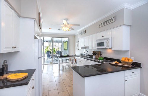 Old Town House | MANGO MARGARITA~ 2 bedroom/2.5 bath, heated private pool, and close to Duval!